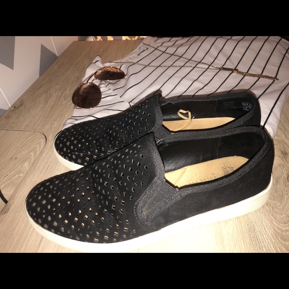 Gorgeous black slip ons !